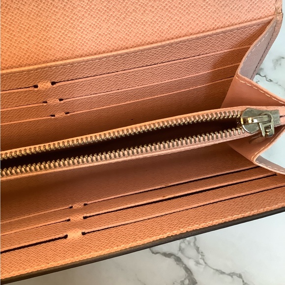 GUC - Louis Vuitton Pink Twist Wallet - Picture 9 of 10